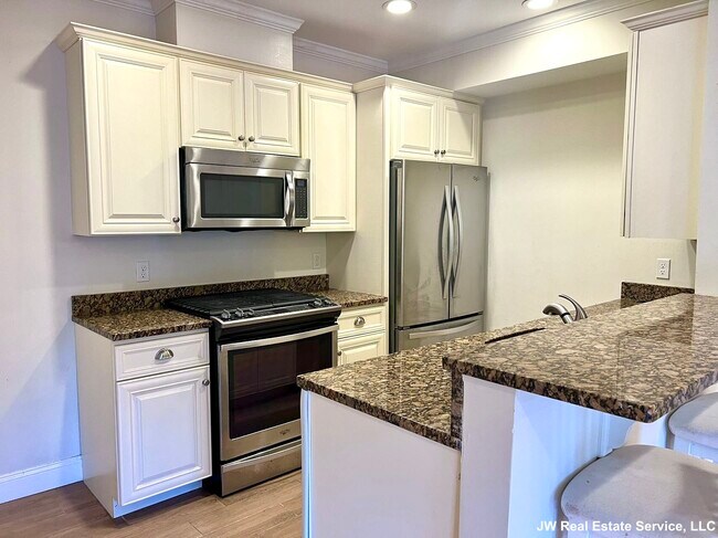 Photo - 463 Rutherford Ave