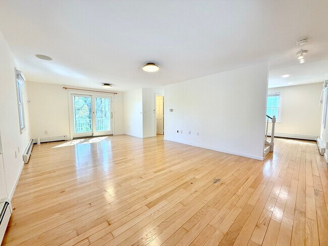 Photo - 6 Larch St