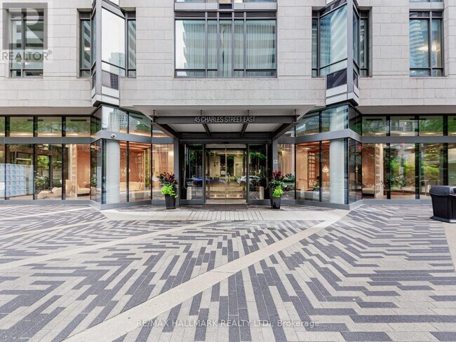 Photo - 45 Charles St E Unité 2302