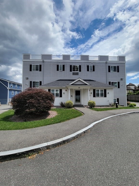 Building Photo - 20 W Rosseter St Unit 10 Rental