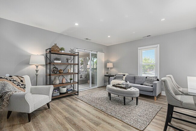 Photo - 211 S Pleasant St Unidad 3