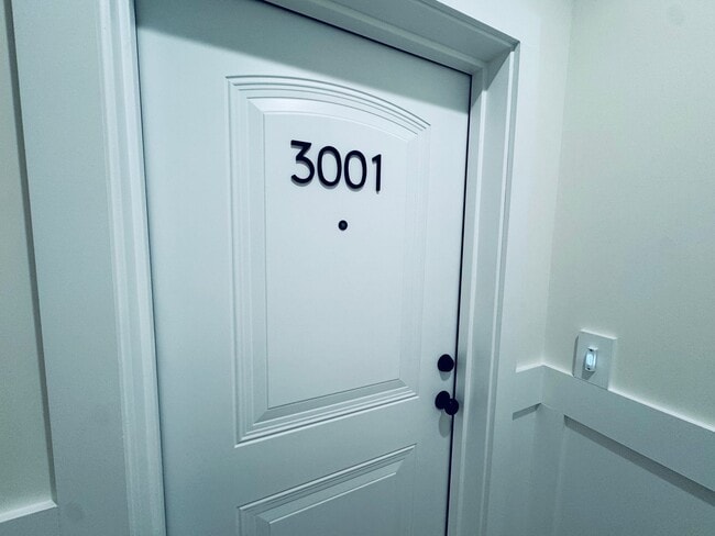 Photo - Brand New Luxury Condo - Top Floor