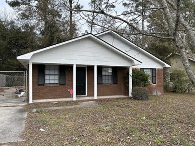 Photo - 220 Garden Cir