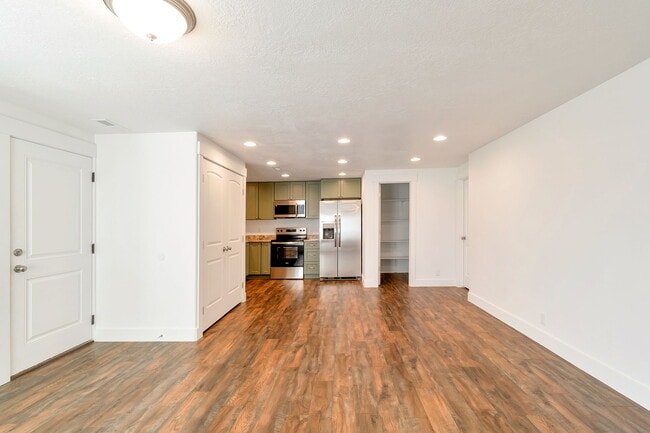 Photo - 1655 S Longview Rd