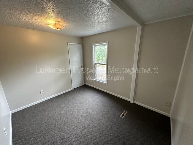 Photo - 1016 E Stockbridge Ave Unit 2