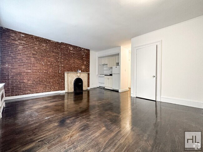 Building Photo - NO FEE Studio on Upper East Side! Won't St... Rental