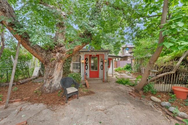 Photo - Charming bungalow for rent!