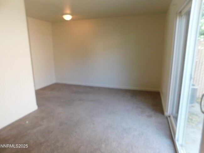 Photo - 685 Sunny Ln