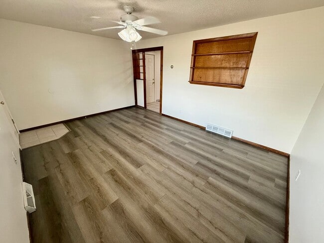 Photo - 5002 S Iowa Ave