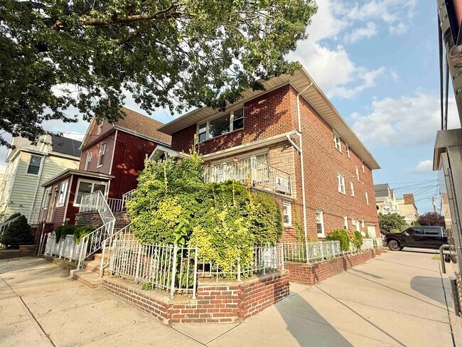 Building Photo - 588 Avenue A Unit 3 Rental