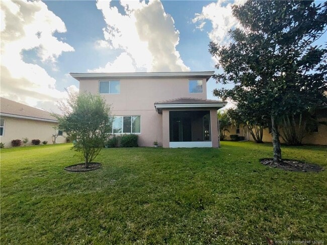 Building Photo - 505 NW Windflower Terrace