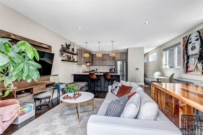 Photo - 2007 Eliot St