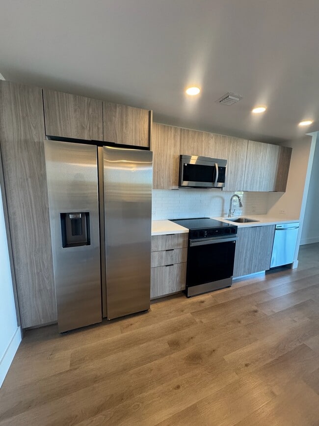 Building Photo - 2459 Fillmore St Unit 2