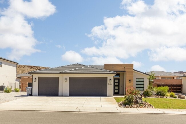 Building Photo - 3 bed plus office / 2.5 bath / 3 car Singl... Rental