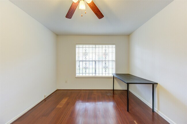 Building Photo - 10363 Briar Forest Dr Unit True