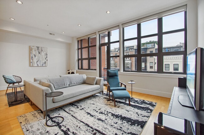 Photo - 2117 10th St NW Unit 202