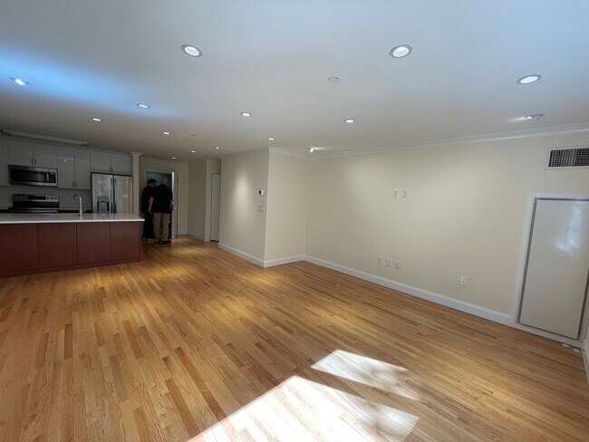1476 Beacon St Unit 1