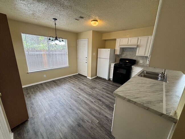 Photo - 2101 Granberry Dr Unidad 2101 B Granberry Dr.