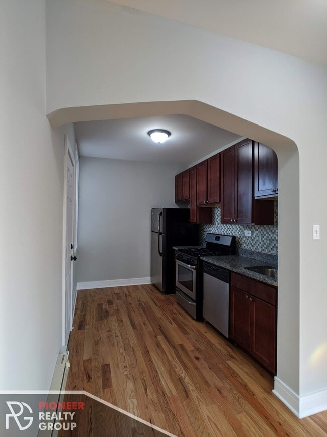 4423 N Wolcott Ave Unit 3
