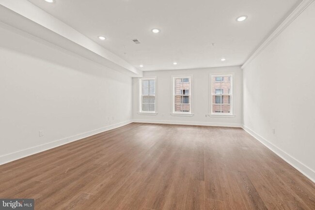 Photo - 253 N 3rd St