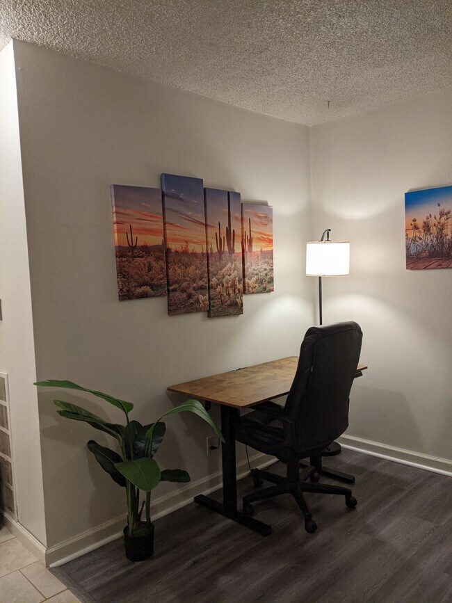 Photo - 2108 Campus Dr Unit 3