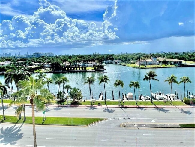 Photo - 5005 Collins Ave