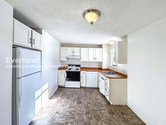 Photo - 2502 King St Unit B