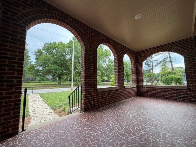 Photo - 304 Atlantic Christian Col Dr W