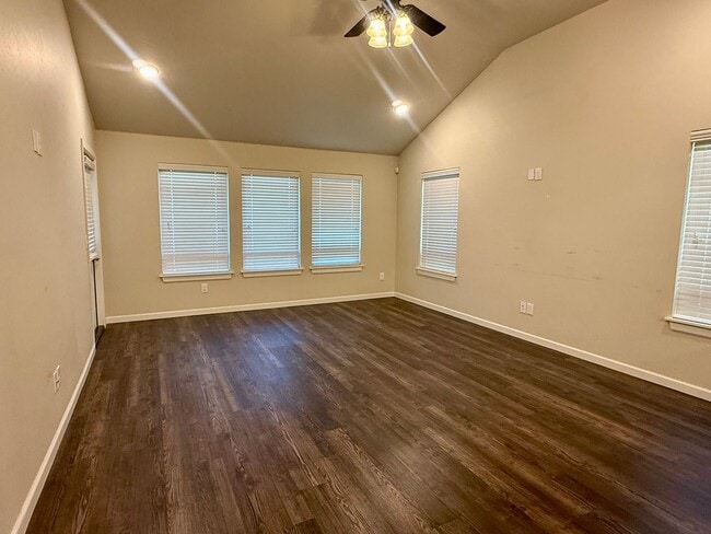 Photo - Beautiful 2 Bed 2 Bath! $500 Off First Ful...