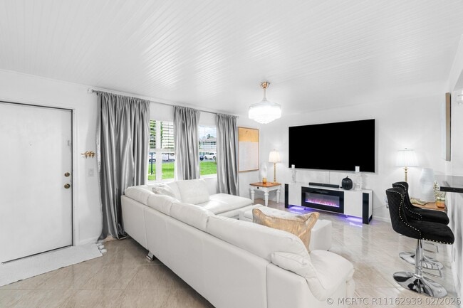 Photo - 340 Horizon W Unit 102