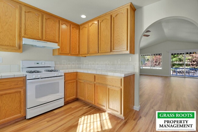 Photo - 315 Vistamont Dr