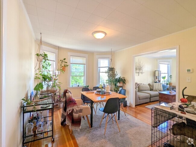 Building Photo - 7 Belknap St Unit 1 Rental