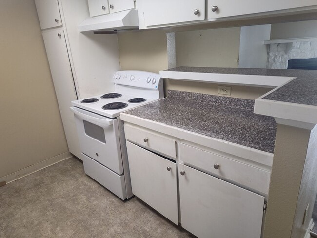 Photo - Gorgeous 2 bed Aurora condo for rent