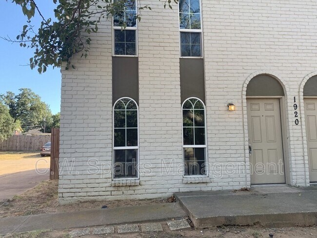 Photo - 1920 W Sanford St Unidad #A