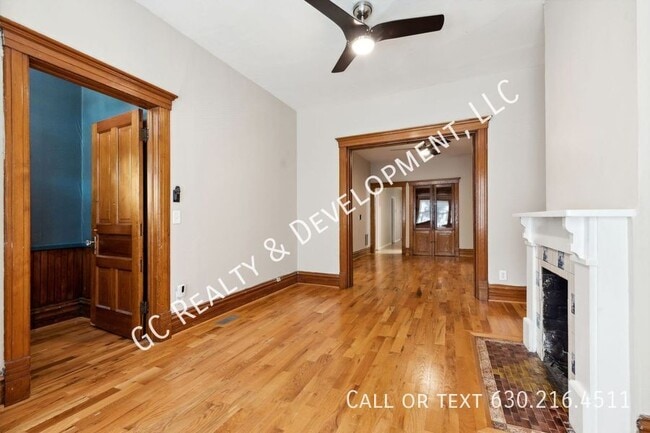 Photo - 1028 W Roscoe St Unit 1