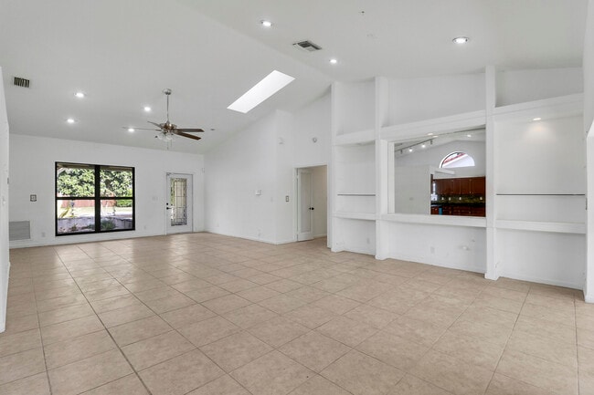 Photo - 14616 Autumn Ave