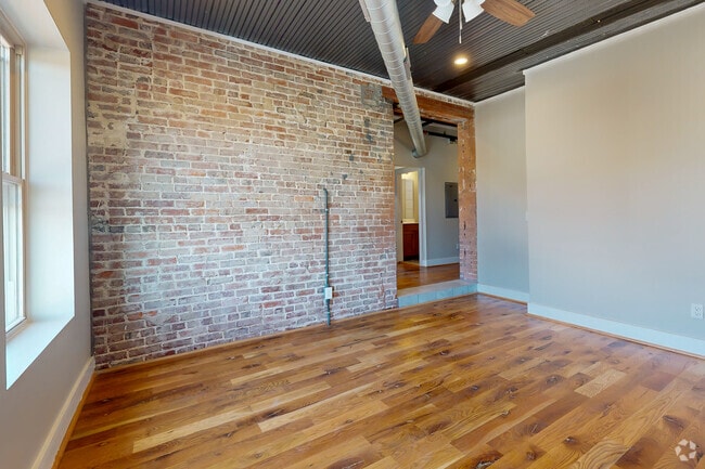 2BR - 1BA, 729SF