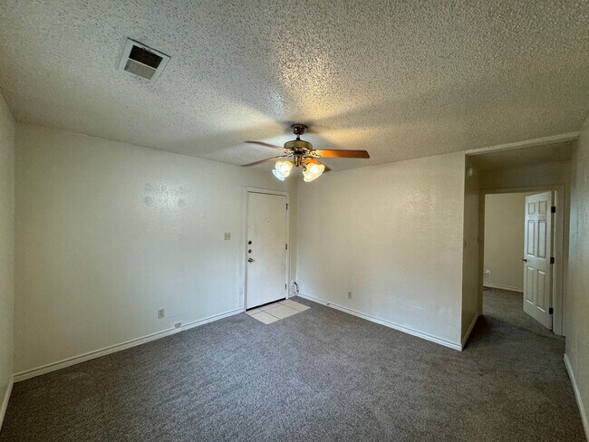 Photo - 1301 Franz Dr Unidad # 4
