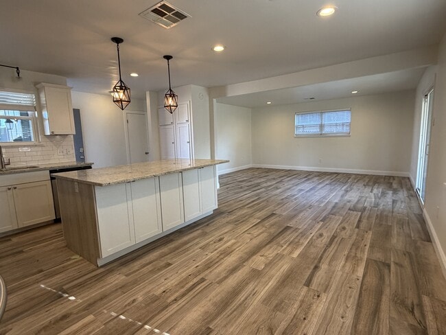 Photo - 2620 Keats Pl