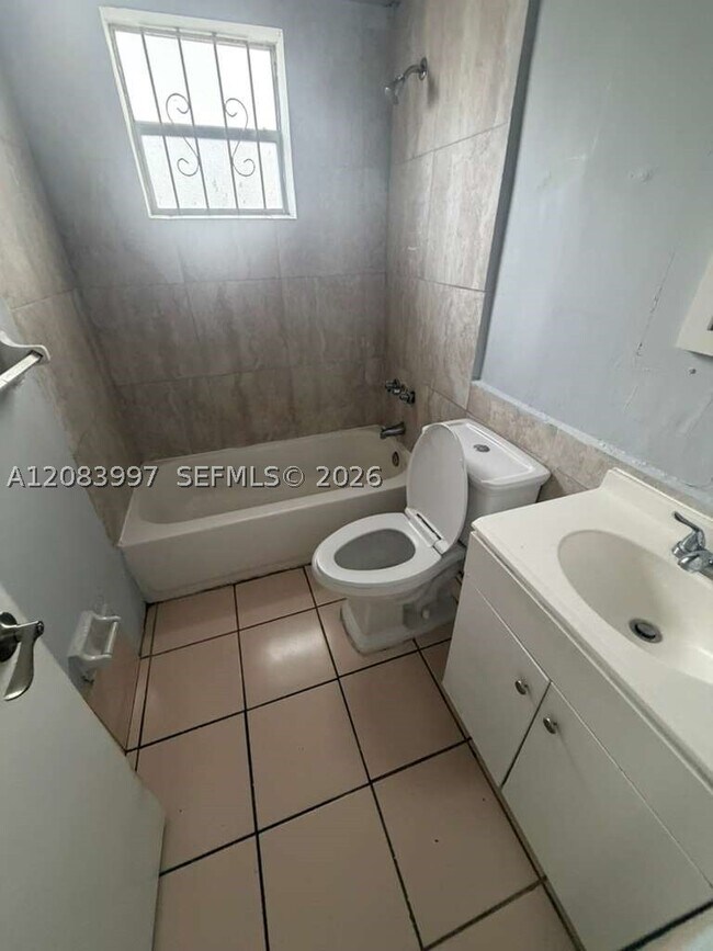 Photo - 1330 NE 127th St Unit 5