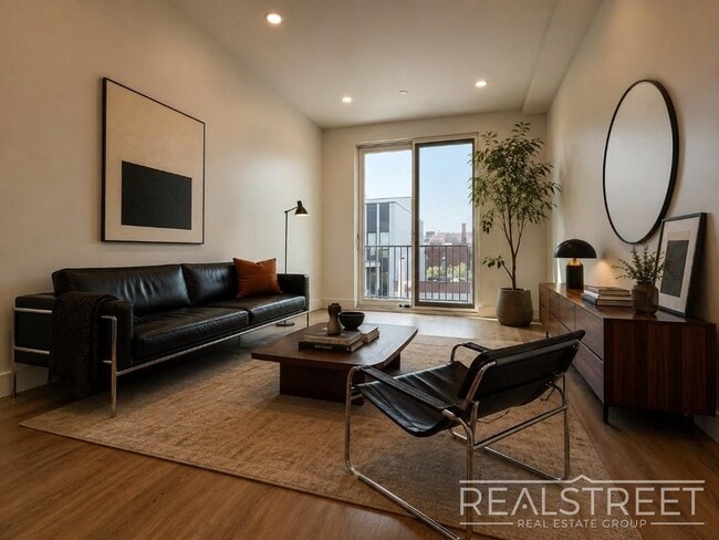 Building Photo - Modern Luxury Apartment Near Wingate Park Unit 4F