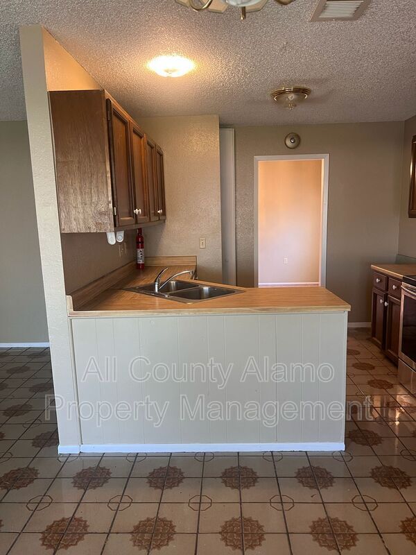 Photo - 5939 Oak Run St