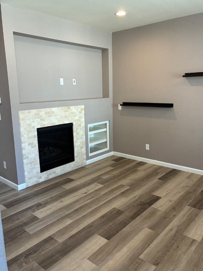 Photo - Beautiful Lake Oasis with 3 Bedrooms and 3 Bathrooms!