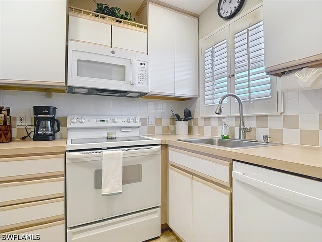 Building Photo - 150 Turtle Lake Ct Unit 309