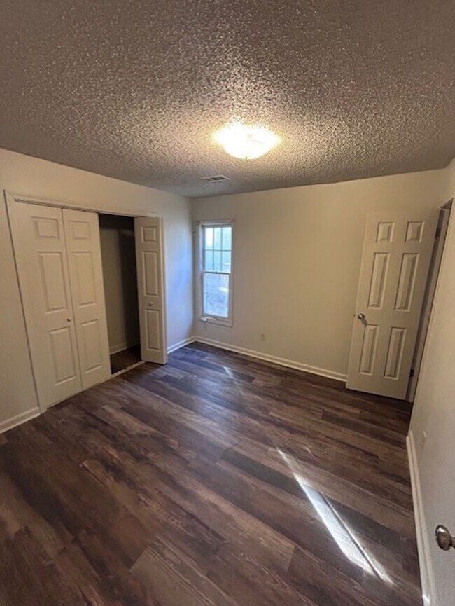 Photo - 2009 Westwood Dr