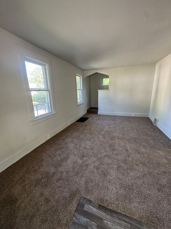 Photo - 1360 Huestis Ave