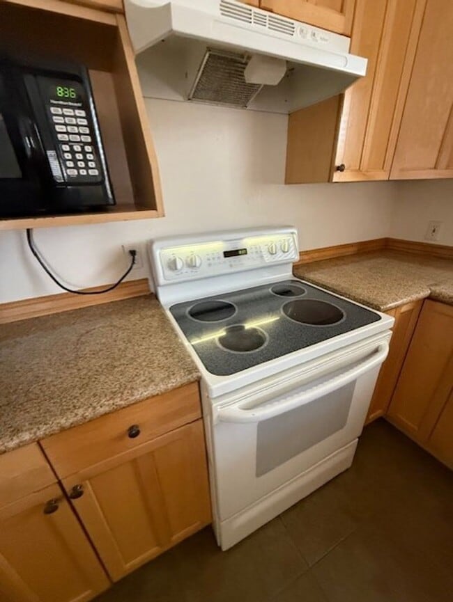 Photo - 2 Bedroom 2 Bath Contact Property Pros Pro...