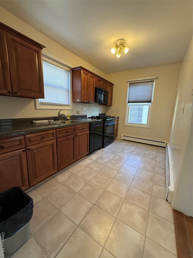 Photo - 283 Houston Ave Unidad 1st floor