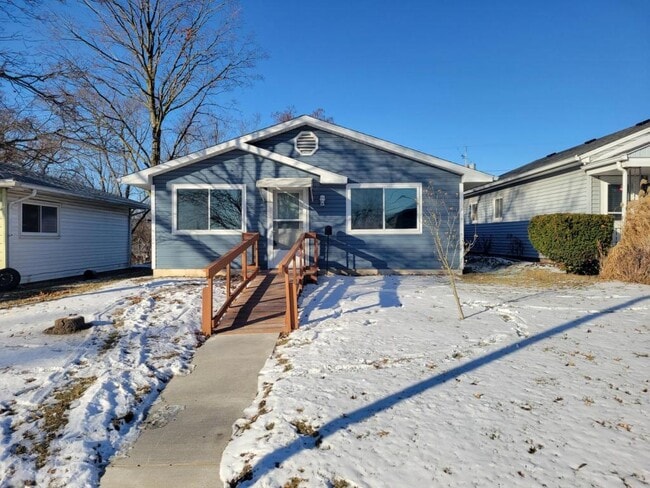 Building Photo - 4922 S Harrison St