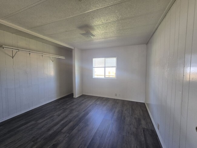 Photo - 2097 Castle Ave